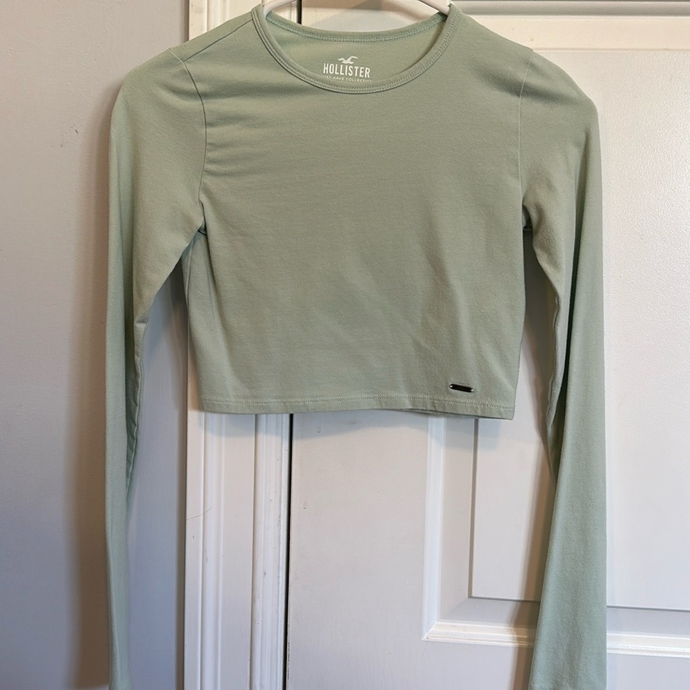 COPY - !NWOT! Hollister Mint Green Cropped Baby Tee